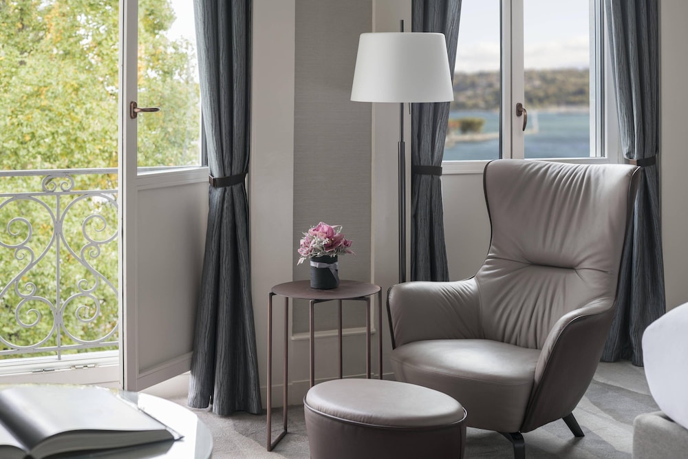 THE RITZ-CARLTON HOTEL DE LA PAIX GENEVA 19/45