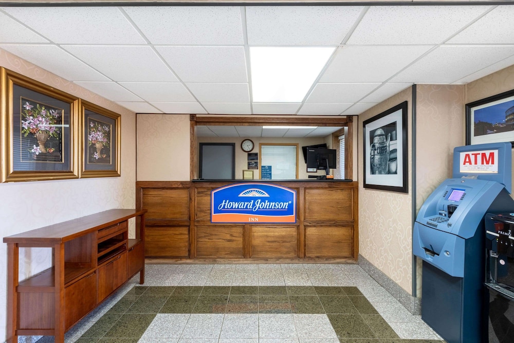 Howard Johnson by Wyndham Gillette 7/52