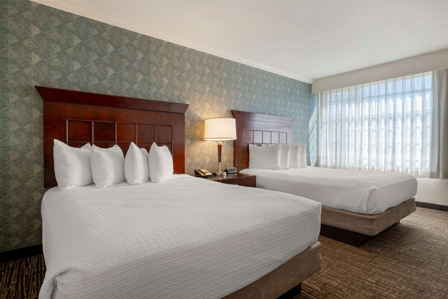 Best Western Plus Carriage Inn 28/78