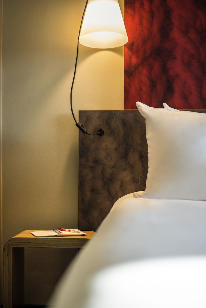 ibis London Docklands Canary Wharf photo2
