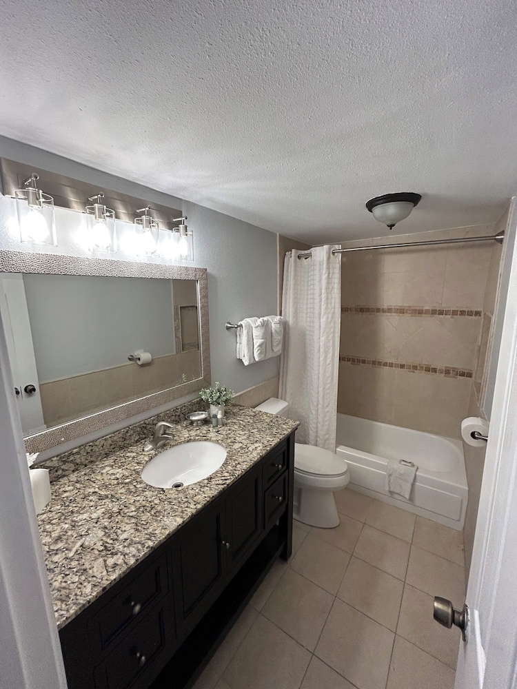 Premier, 2 Double Beds, Hotel St Pierre French Quarter 5/5