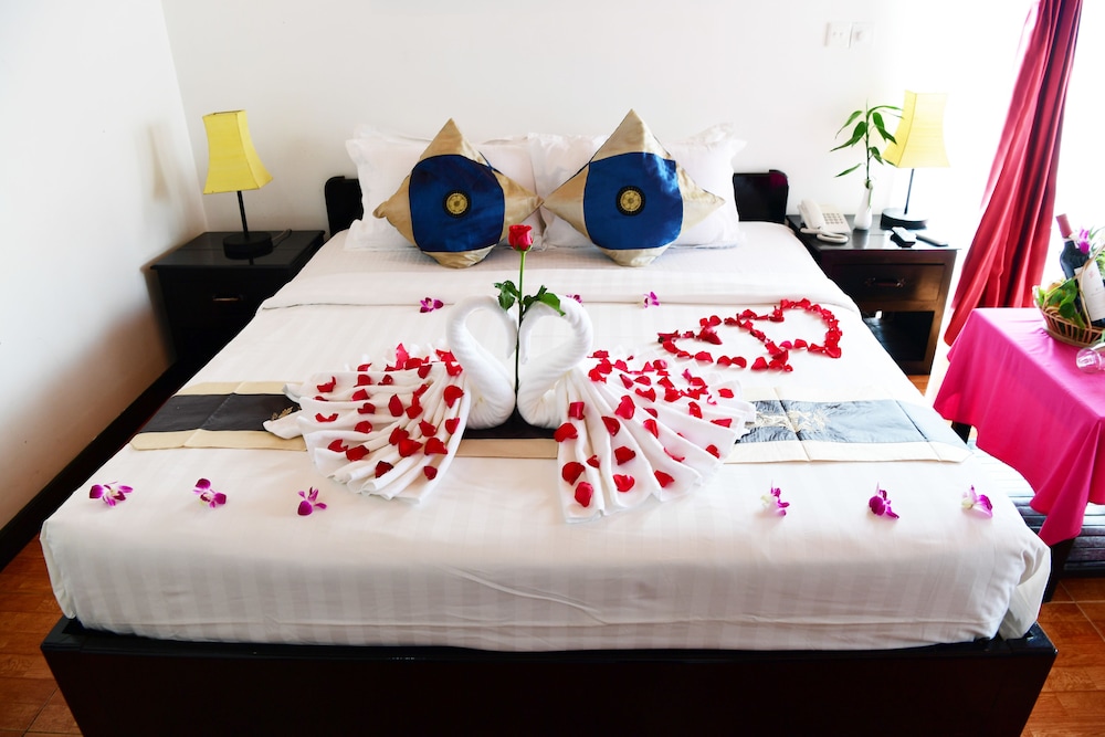 Golden Orchid Angkor 38/61