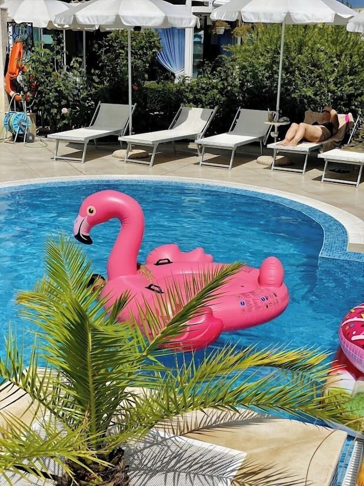 Penelope Palace Apart Hotel 84/87