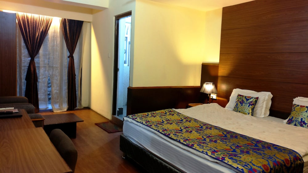 Maya Inn 24/70