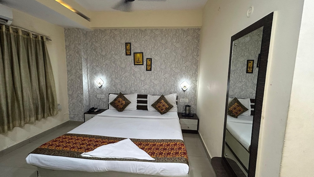 Hotel Sahu 14/49