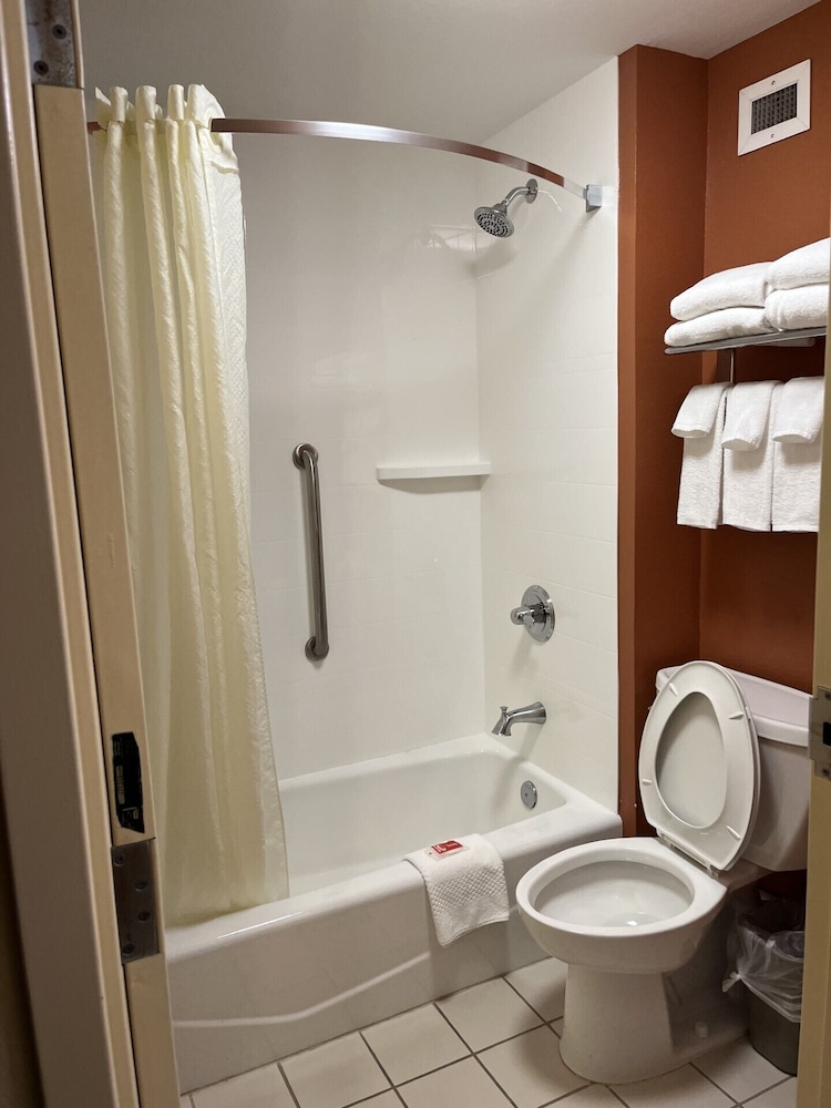 غرفة قياسية بسريرين كوين، Econo Lodge Pigeon Forge Riverside 9/10