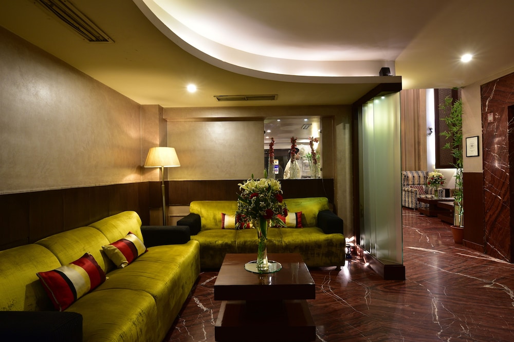 HOTEL SURYA PLAZA 22/46