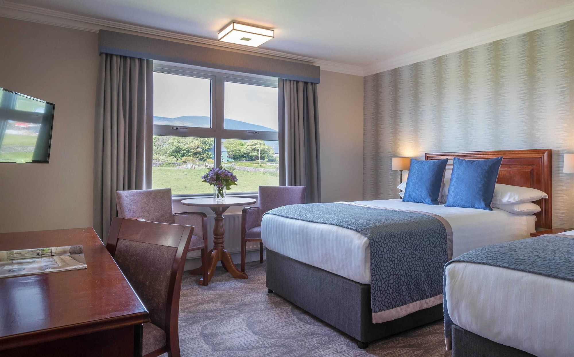 CLASSIC, DOUBLE OR TWIN BED