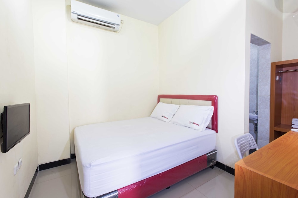Reddoorz Plus Jalan Pemuda Jakarta 5/34