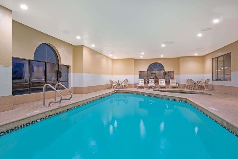 Howard Johnson By Wyndham Williams 5/44