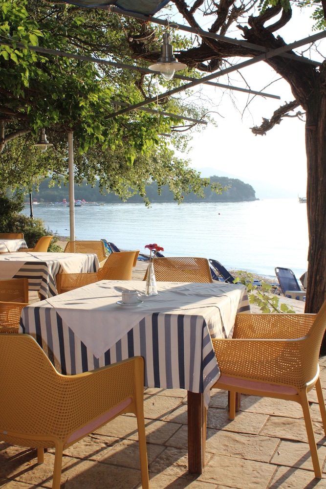 Dassia Beach Hotel 49/70