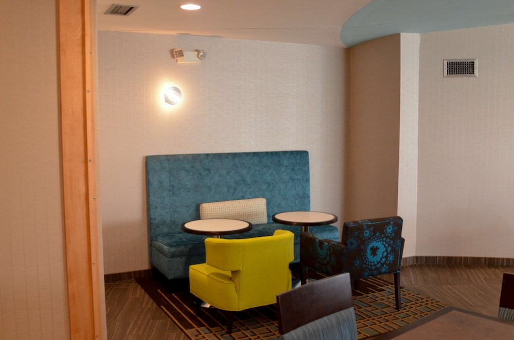 Hampton Inn Perry, GA 27/47