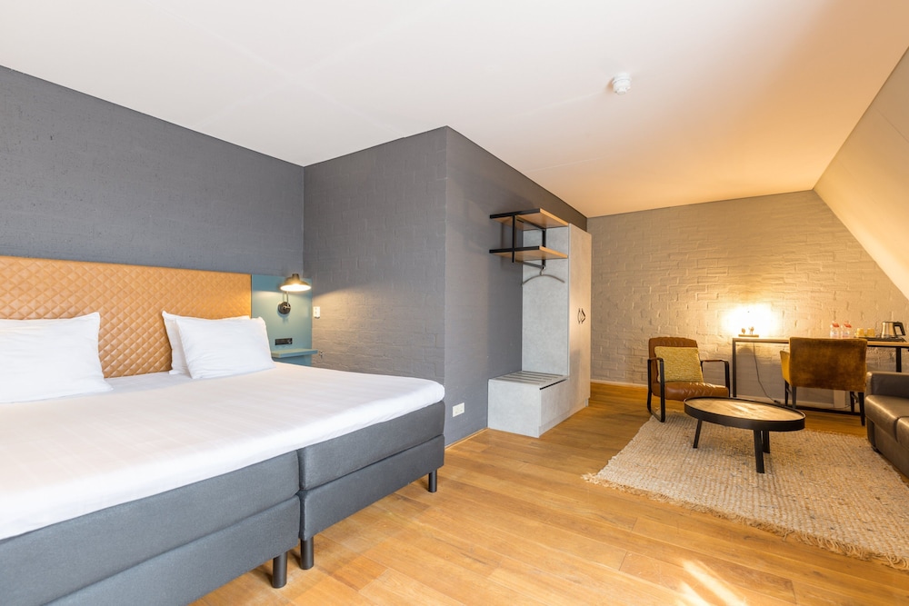 Suite, Twin Beds