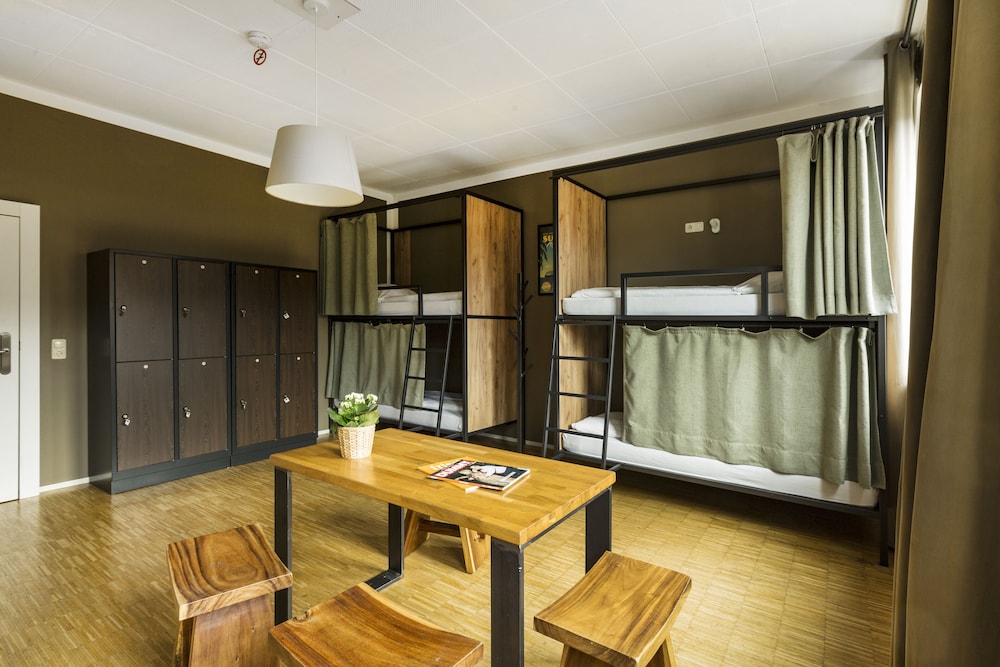 Five Reasons Hotel and Hostel 7/50