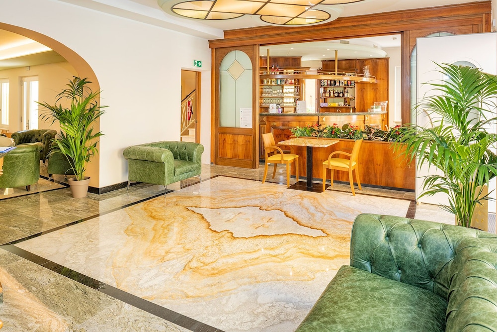 Hotel Centrale 8/50