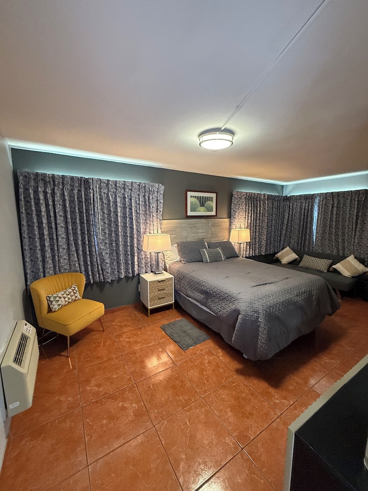 Rawls Motel Near Phoenix Airport 8/50