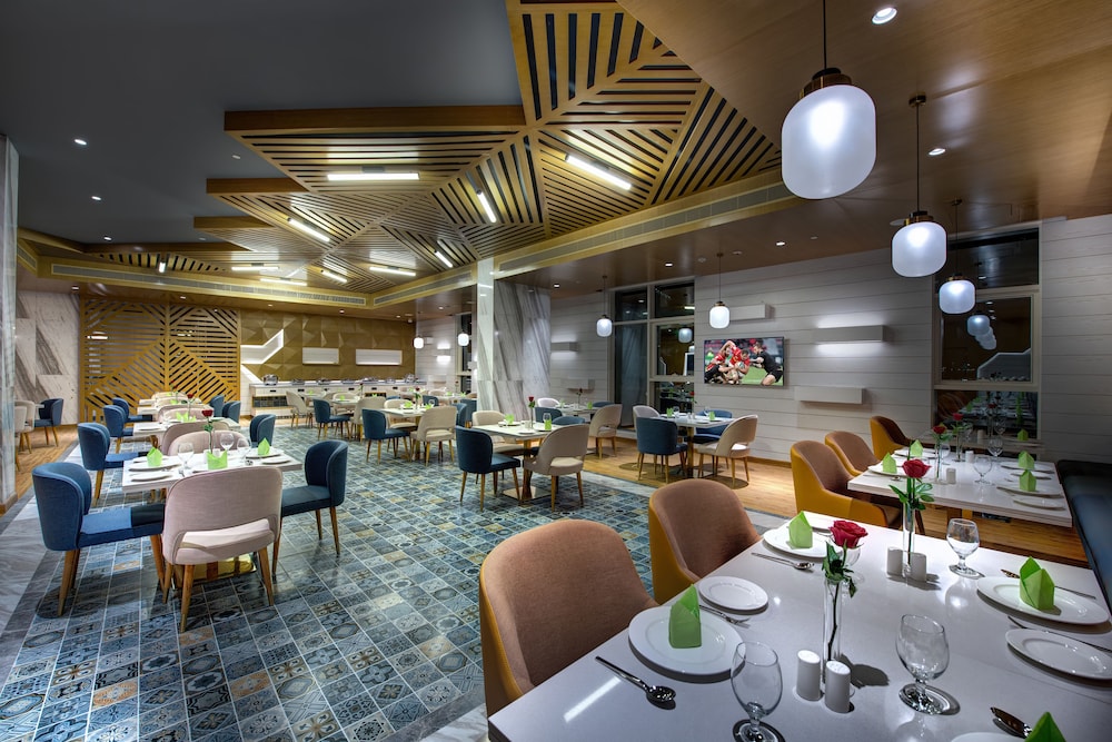 The S Hotel Al Barsha 28/37