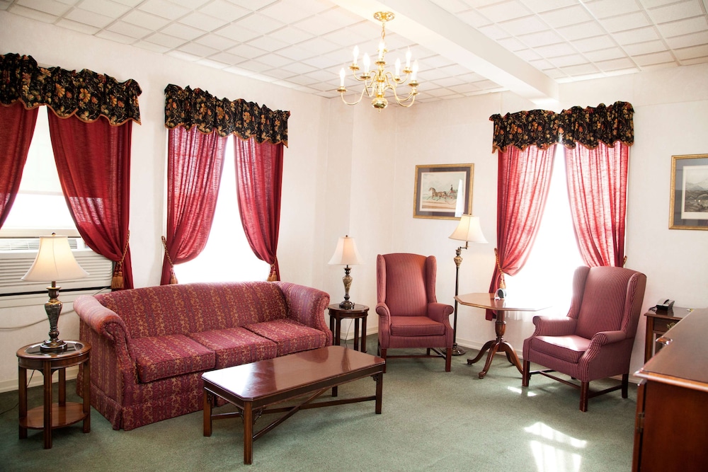 Genetti Hotel SureStay Collection By Best Western 34/44