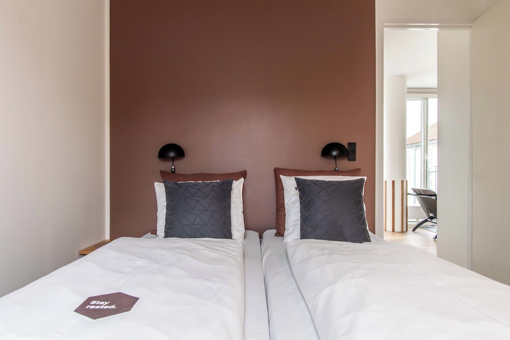 2 Bedrooms, Apartment, 4 Beds, Double and Bunk Bed, Street Side View، Kolding Hotel Apartments 5/8