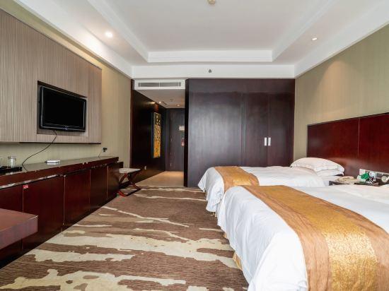 Comfy, Twin Beds