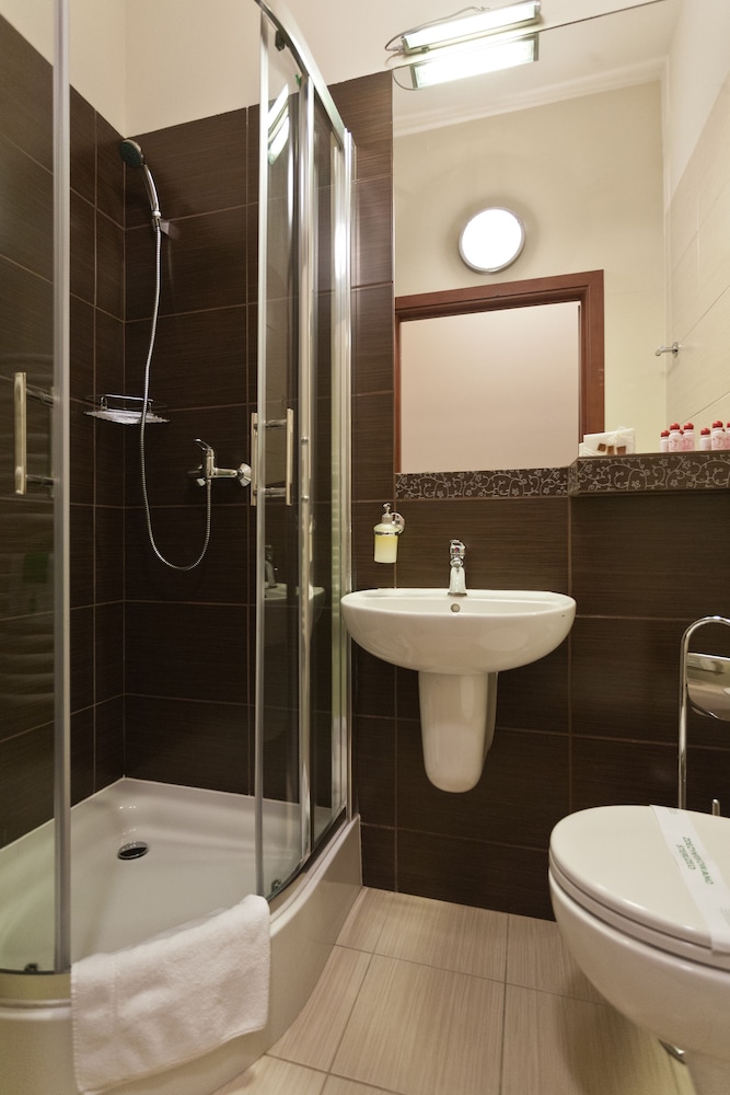 Maksymilian Hotel 67/70