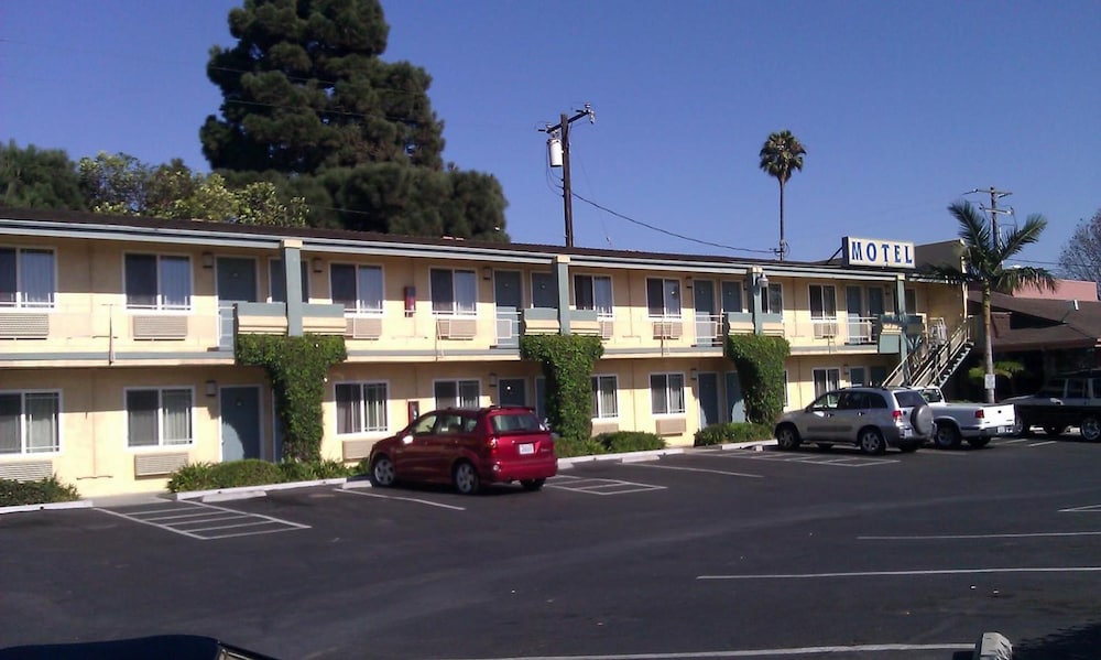 Victoria Motel 21/24