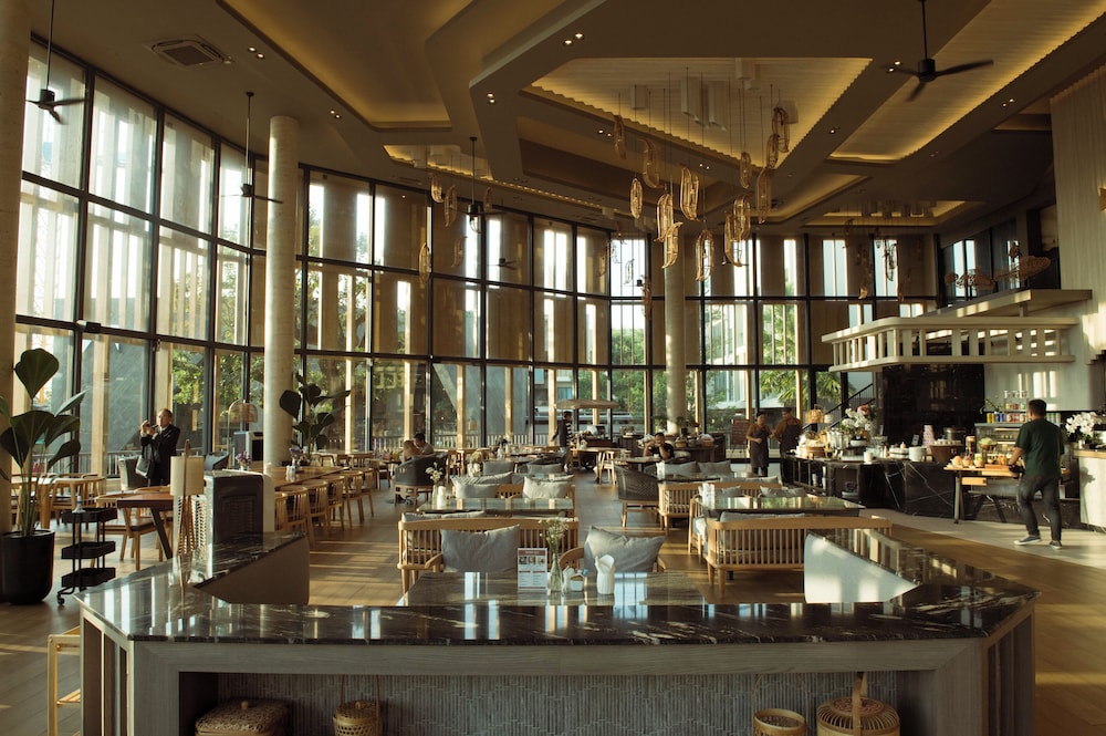 The Signature Hotel Airport 35/50