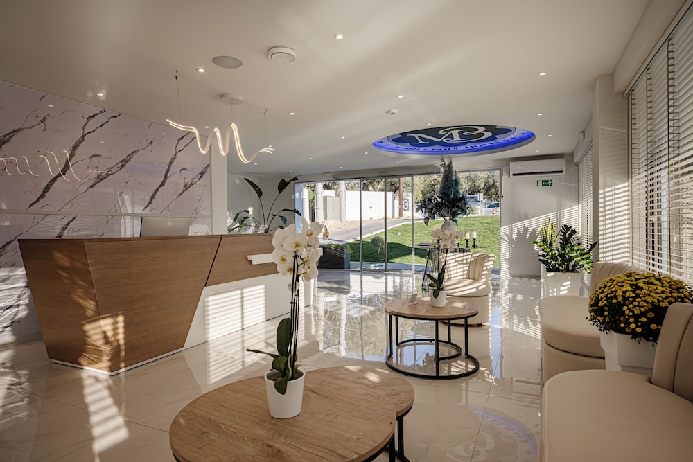 Magique Bleu Suites 7/50