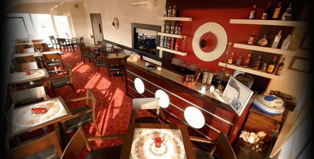 Canak Hotel 46/61