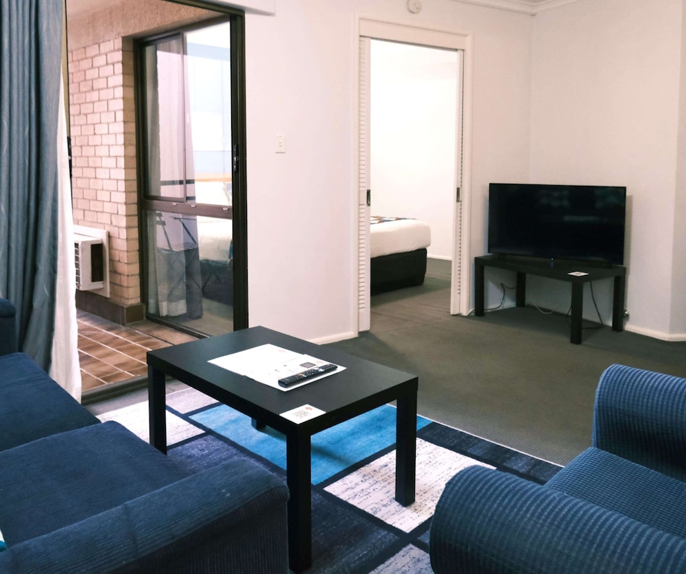 Metro Apartments on King Street 27/50