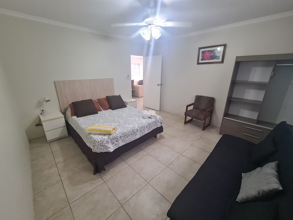 Bubali Villa And Apartments 25/70