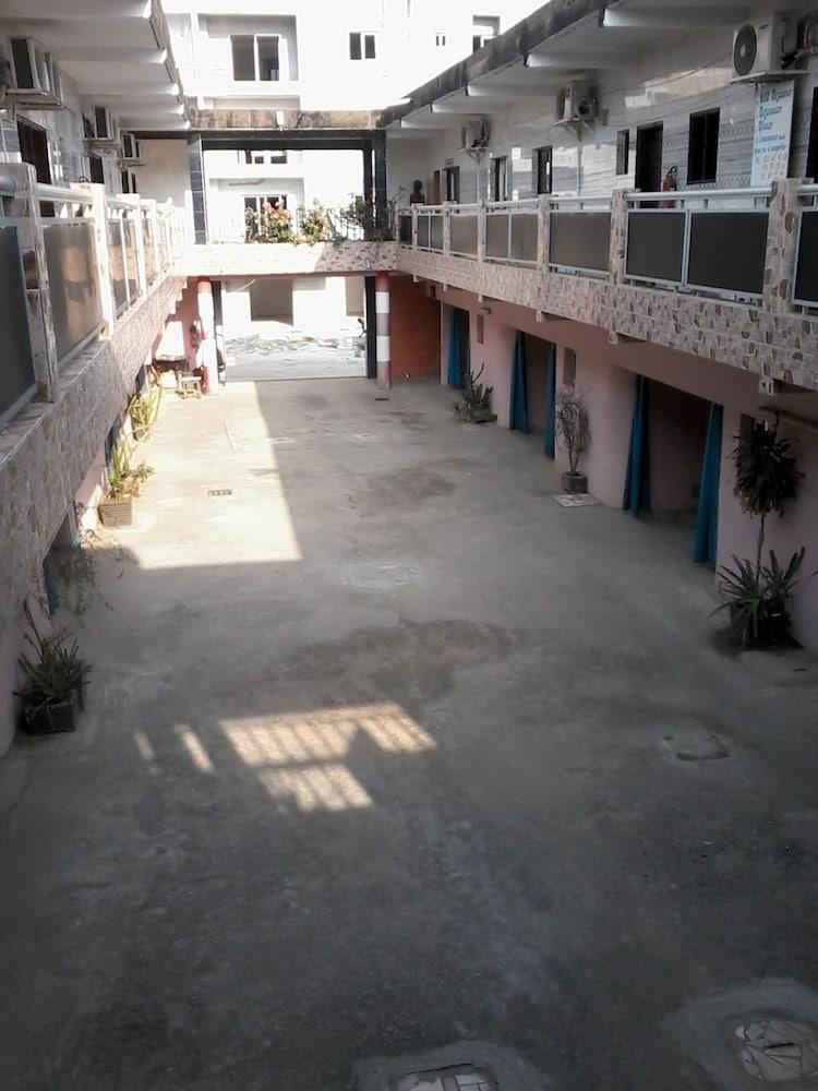 Akwaba Hotel 18/24