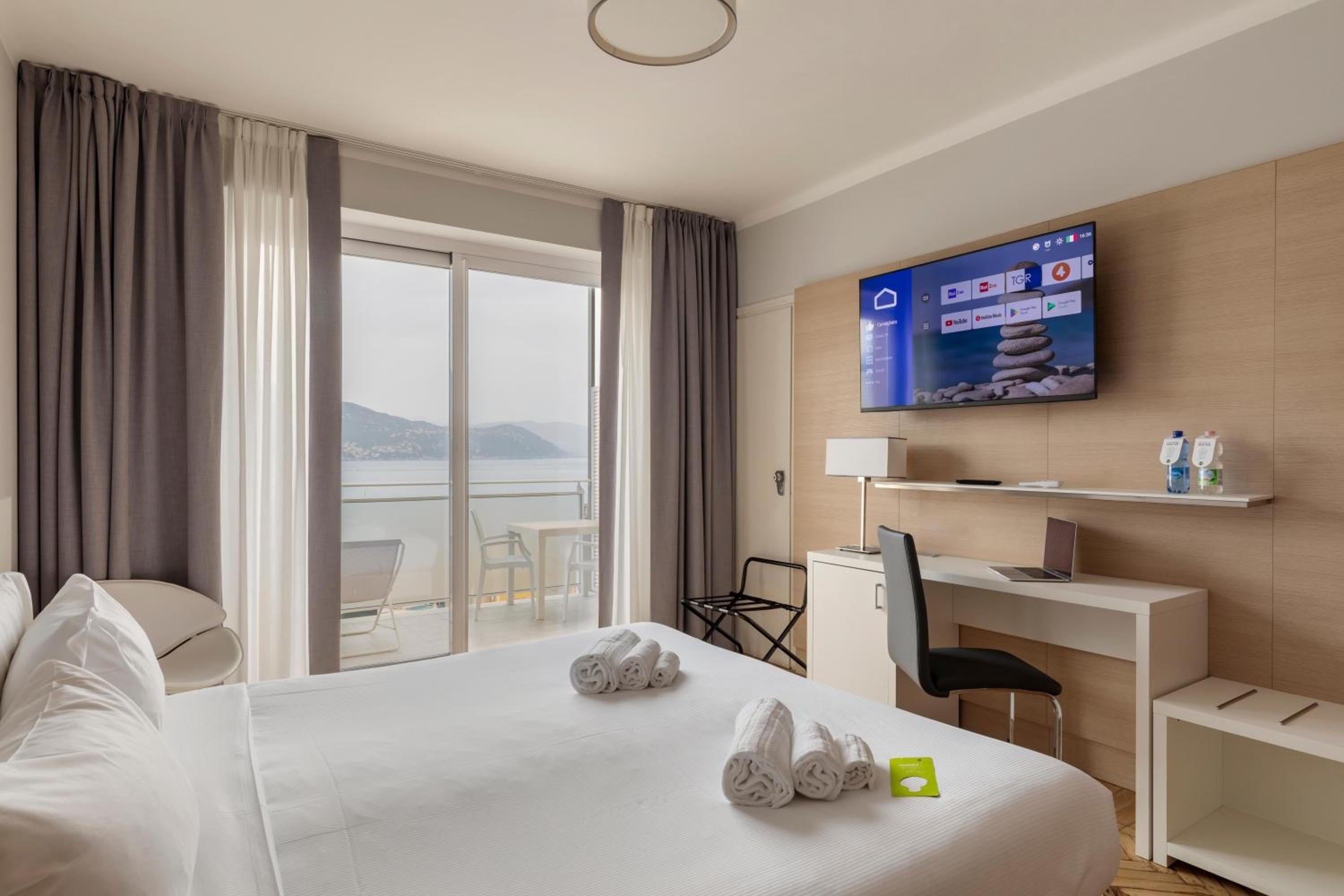 غرفة بسرير مزدوج بإطلالة على البحر، B&B Hotel Park Hotel Suisse Santa Margherita Ligure 3/10