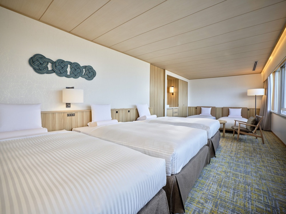 DELUXE, QUADRUPLE, OCEAN VIEW, PRIVATE BATHROOM