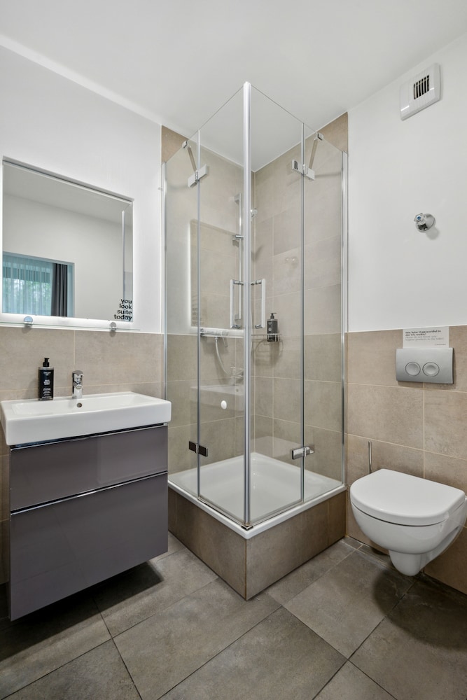 limehome Munich Fritz-Erler Str. 50/50