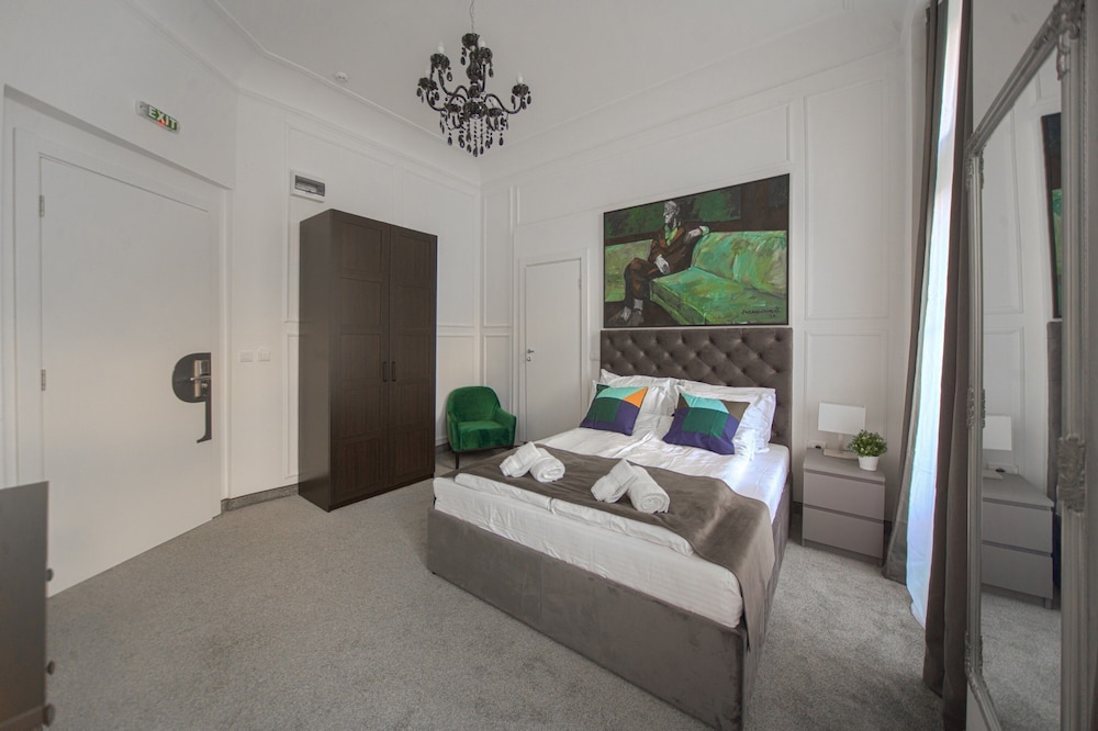 Kings Palace Suites 14/50