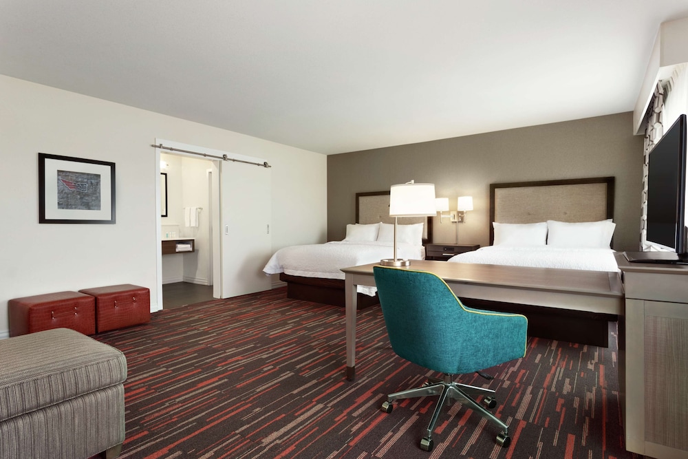 Hampton Inn & Suites St. Louis/Alton Il 31/34