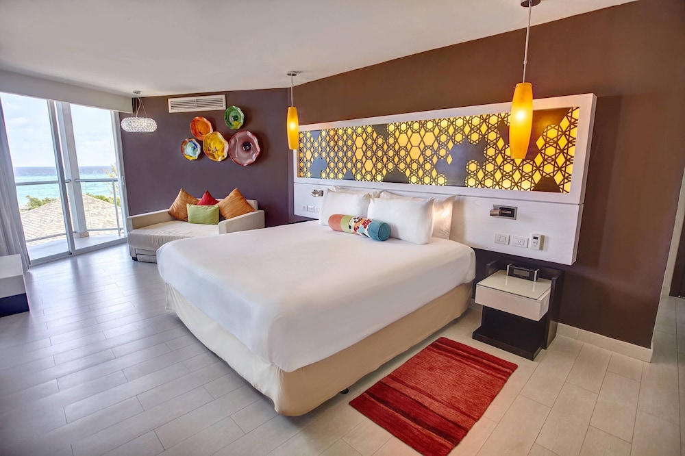 Resort Hideaway at Royalton Blue Waters, An Autograph Collection all Inclusive Resort Adults Only 14/31