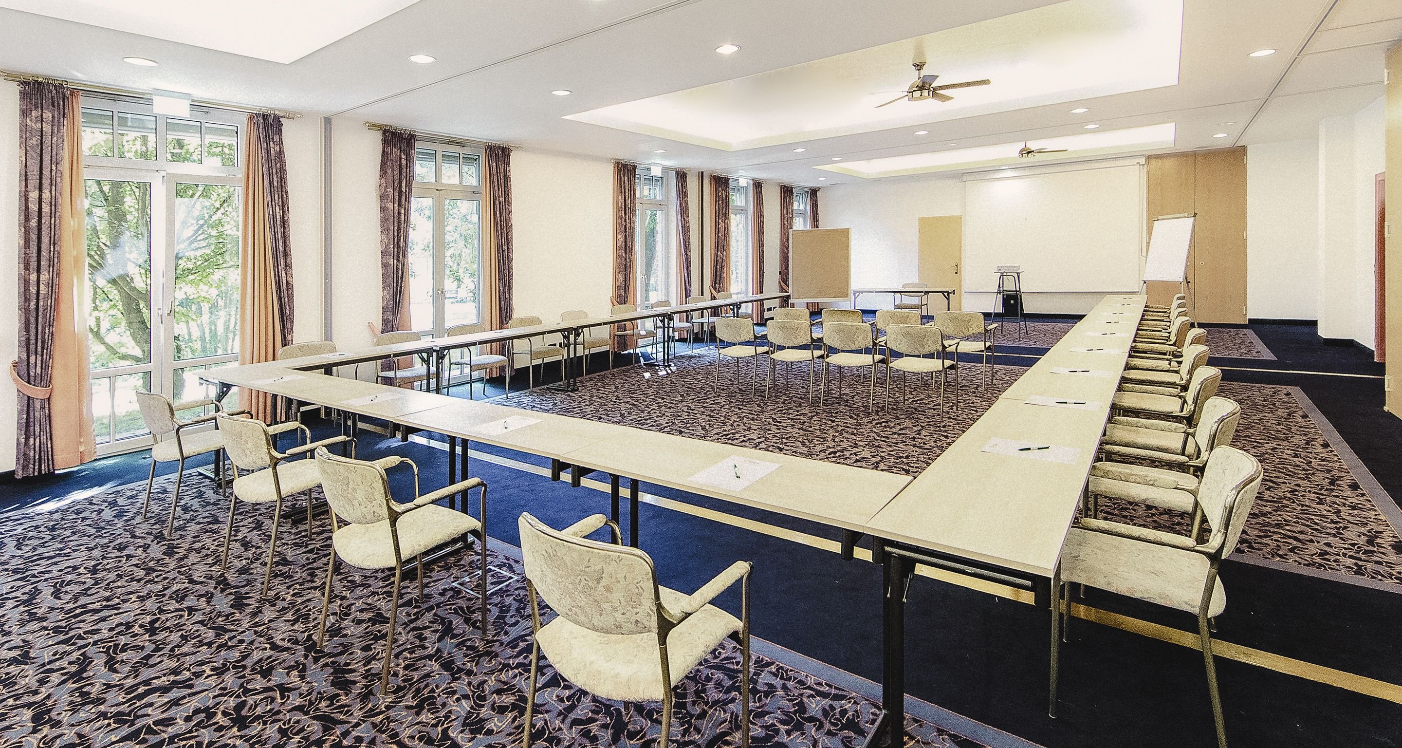 PLAZA Premium Parkhotel Norderstedt 7/10