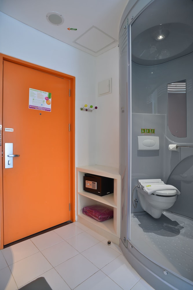 POP! HOTEL KEMANG JAKARTA 36/38