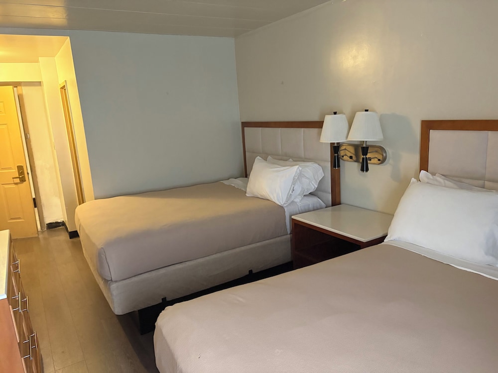 Airway Inn at LaGuardia 26/44