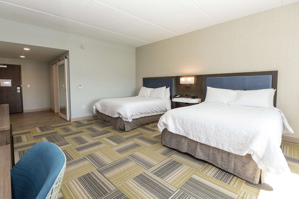 Hampton Inn Suites Syracuse North Airport Area 14/64
