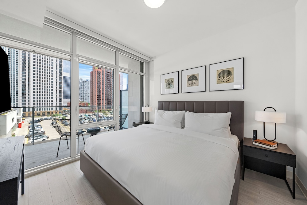 1 BEDROOM, SUITE