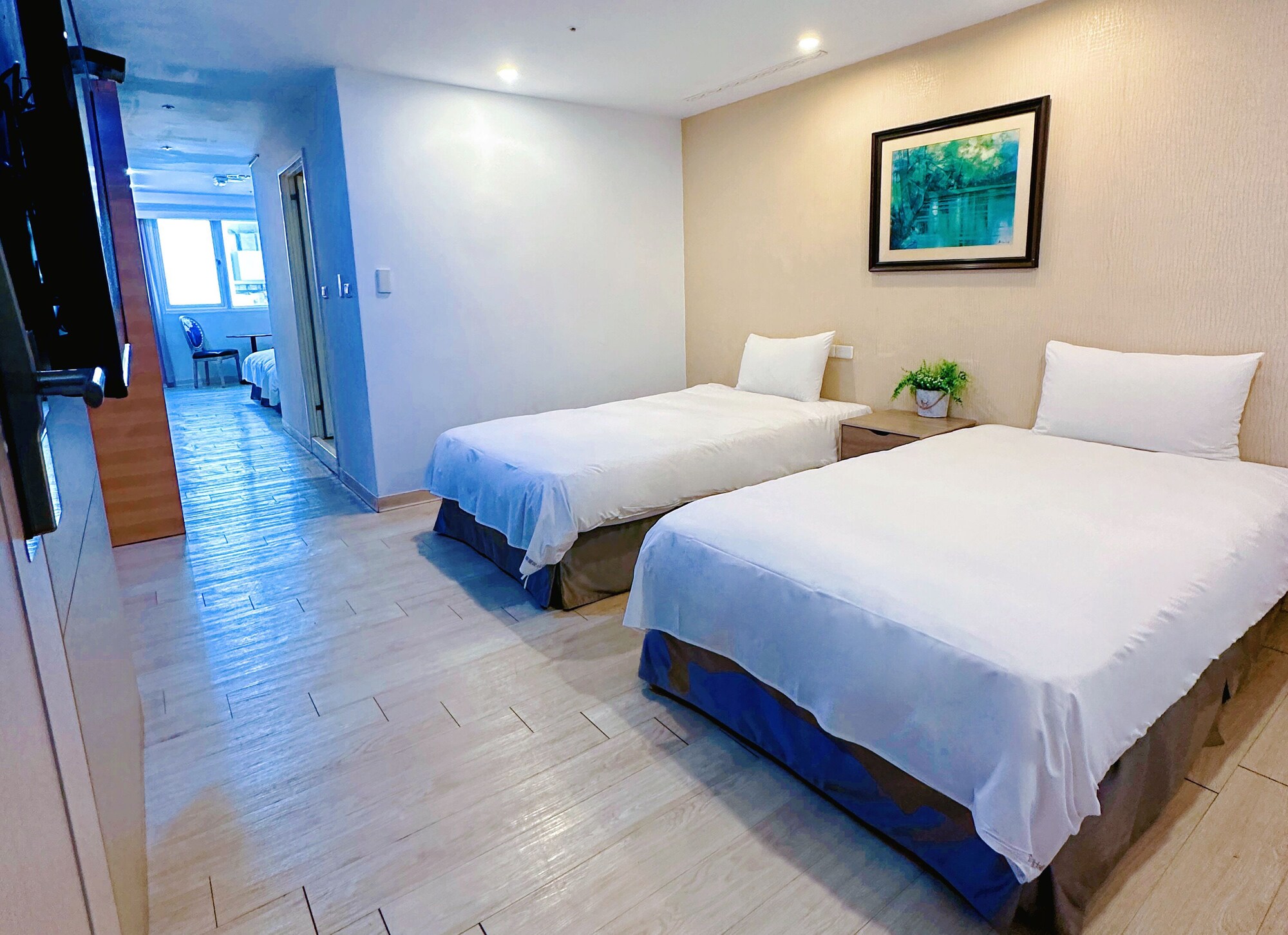 Deluxe, Quadruple, Queen and Twin Beds