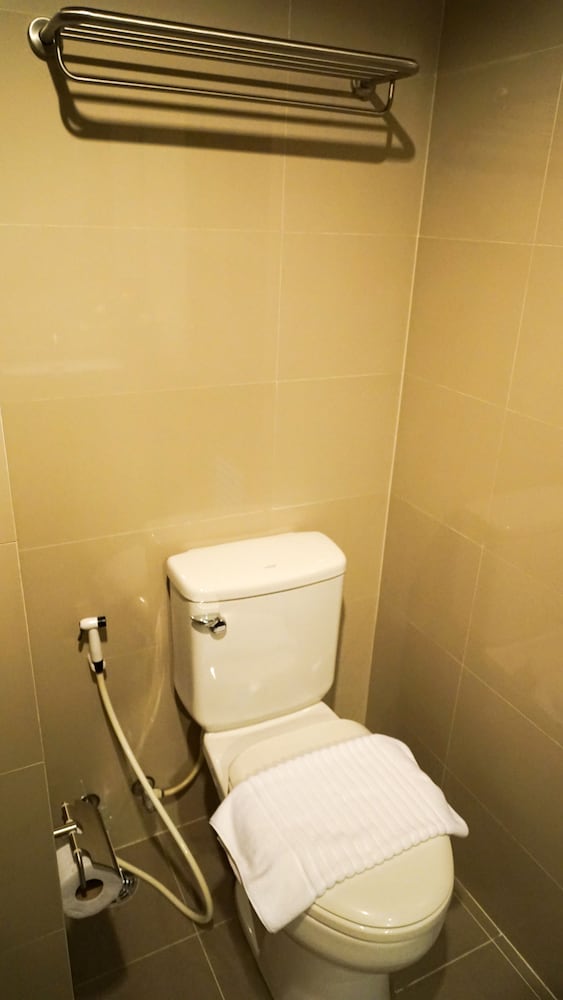 Visa Hotel Hua Hin 63/64