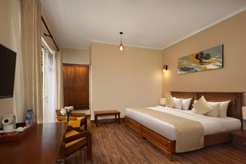 Room at Hotel Cassendra Kandy, KANDY