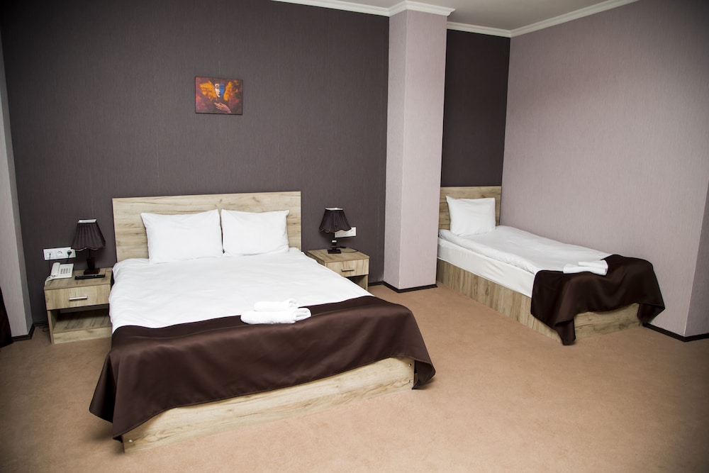 HOTEL MARLYN 24/71
