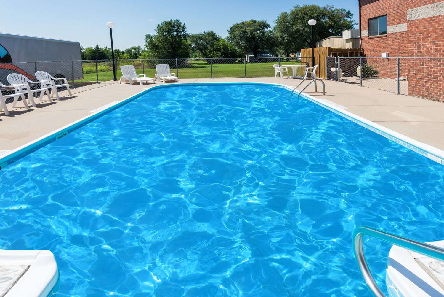 Super 8 By Wyndham Chanute 15/21