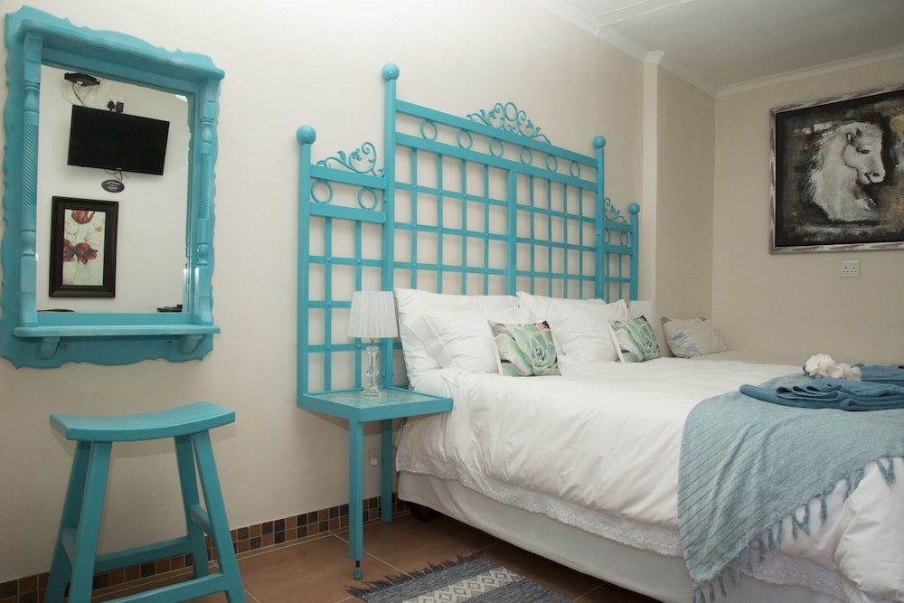 Xaviera Guest House 11/35