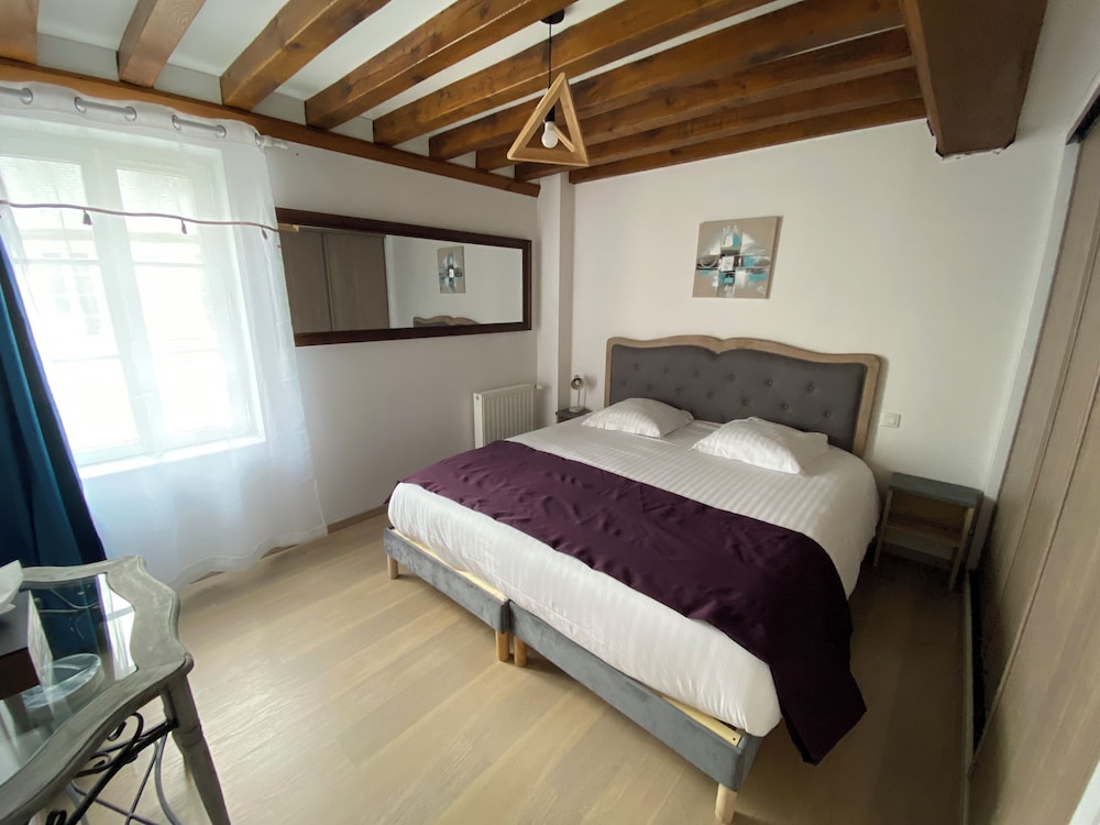 Multiple Bedrooms, Home, 2 Queen and Twin Beds